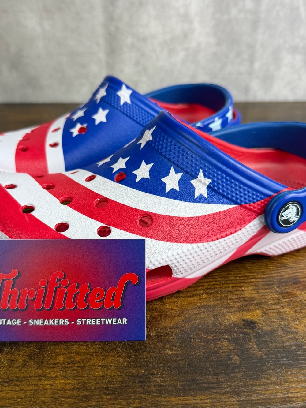 NEW Crocs Classic American Flag Clogs Men’s Size 4 / 6W USA Patriotic Slip-On
